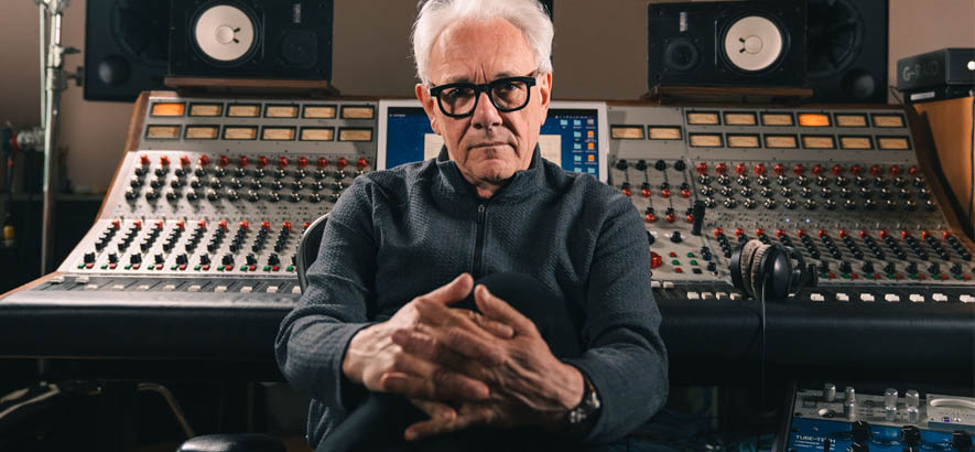 Pressebild von Trevor Horn, zu dessen 75. Geburtstag der Song „Clean, Clean“ seiner Band The Buggles heute unser Track des Tages ist.