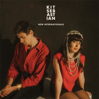 Cover des Albums „New Internationale“ von Kit Sebastian, das unser ByteFM Album der Woche ist.