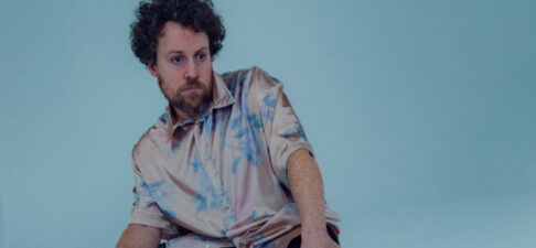 Schmächtig vs. engstirnig: „Petit Boy“ von Metronomy und Porij