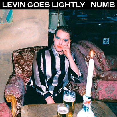 Cover des Albums „Numb“ von Levin Goes Lightly, das unser ByteFM Album der Woche ist.
