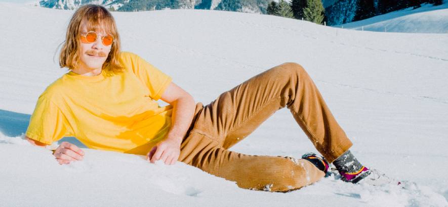 Pressebild von World Brain, dessen Song „Ville Fleurie“ heute unser Track des Tages ist.