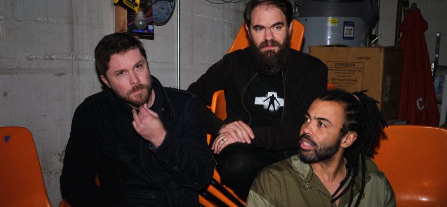Pressebild von Clipping., deren Song „Keep Pushing“ heute unser Track des Tages ist.