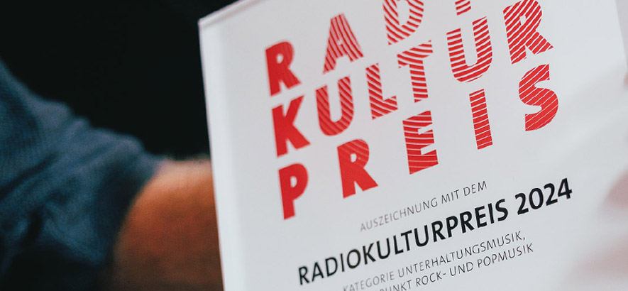 Foto der Urkunde für den Radiopreis 2024 der GEMA, der an ByteFM verliehen wurde
