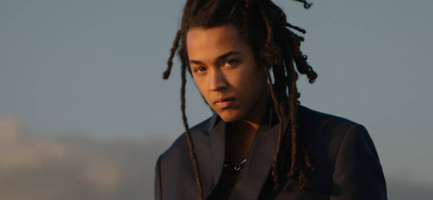 Pressebild von Silas Short, dessen Song „My Conversation“ heute unser Track des Tages ist.