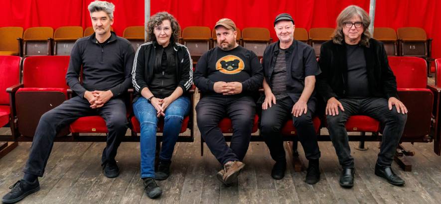 Pressebild von The Magnetic Fields, deren Song „Andrew In Drag“ heute unser Track des Tages ist.