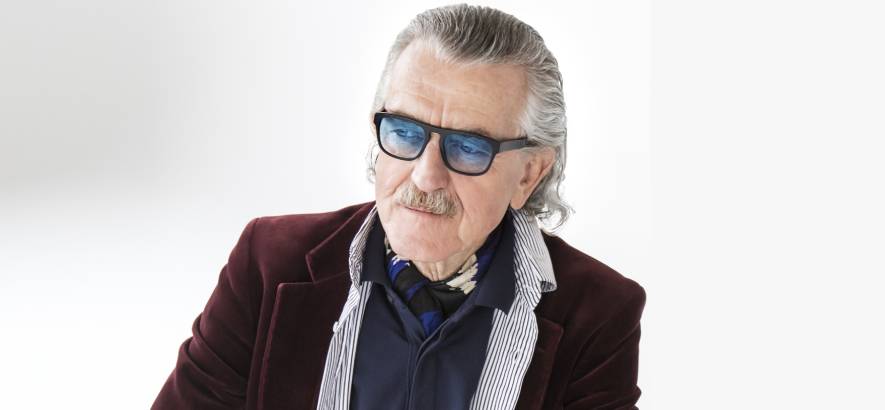 Pressebild von Dieter Meier, der bei unserem Track des Tages „I Want You Back“ von X-Press 2 am Mikro zu hören ist.