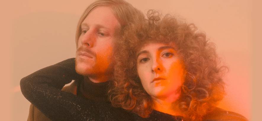 Pressebild von Tennis, deren Song „Weight Of Desire“ heute unser Track des Tages ist.