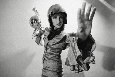 Italo-Nu-Disco: „Nobody Cares“ von Ora The Molecule