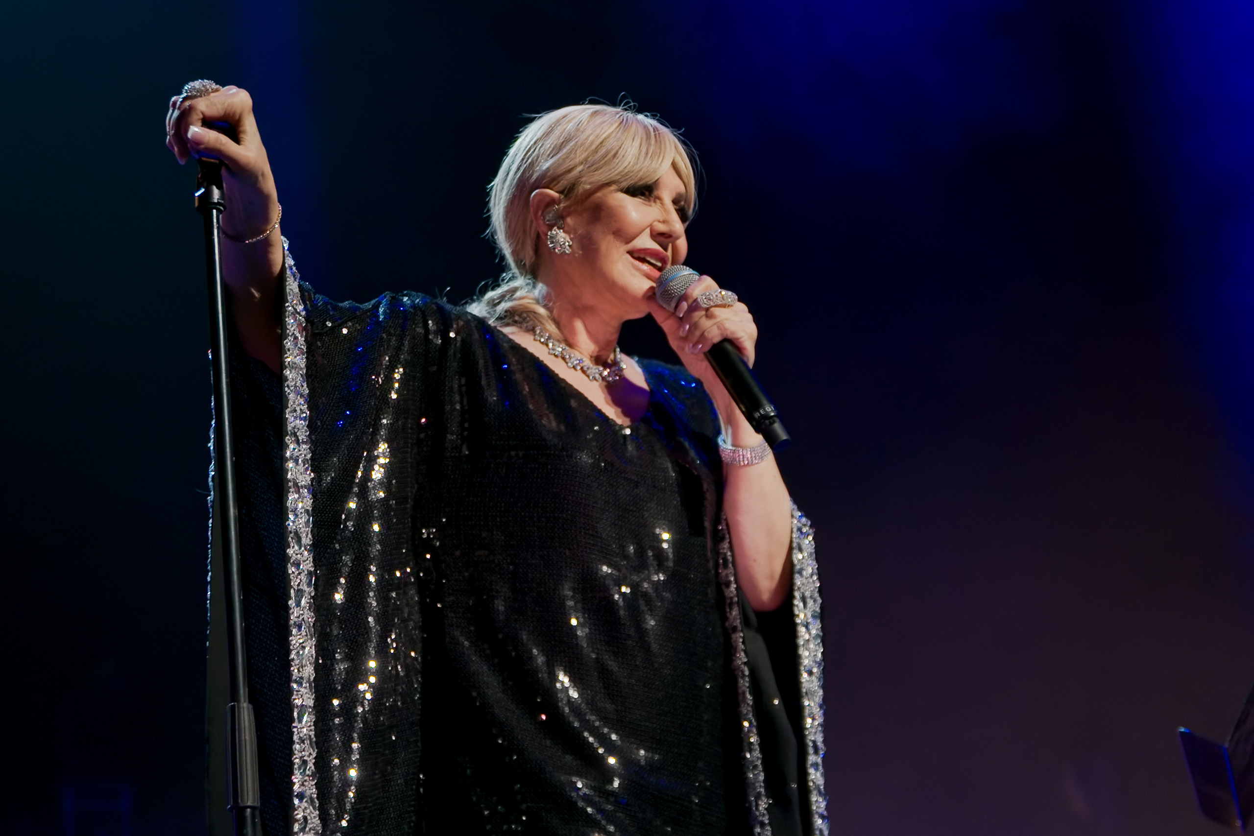 Ikone der iranischen Popkultur – Googoosh wird 75