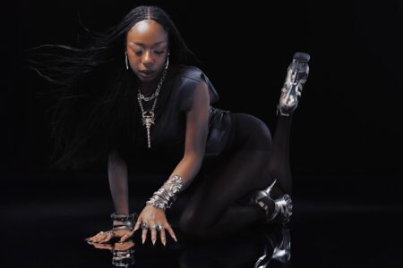 Elektro-Rap: „Lipsync“ von Debby Friday