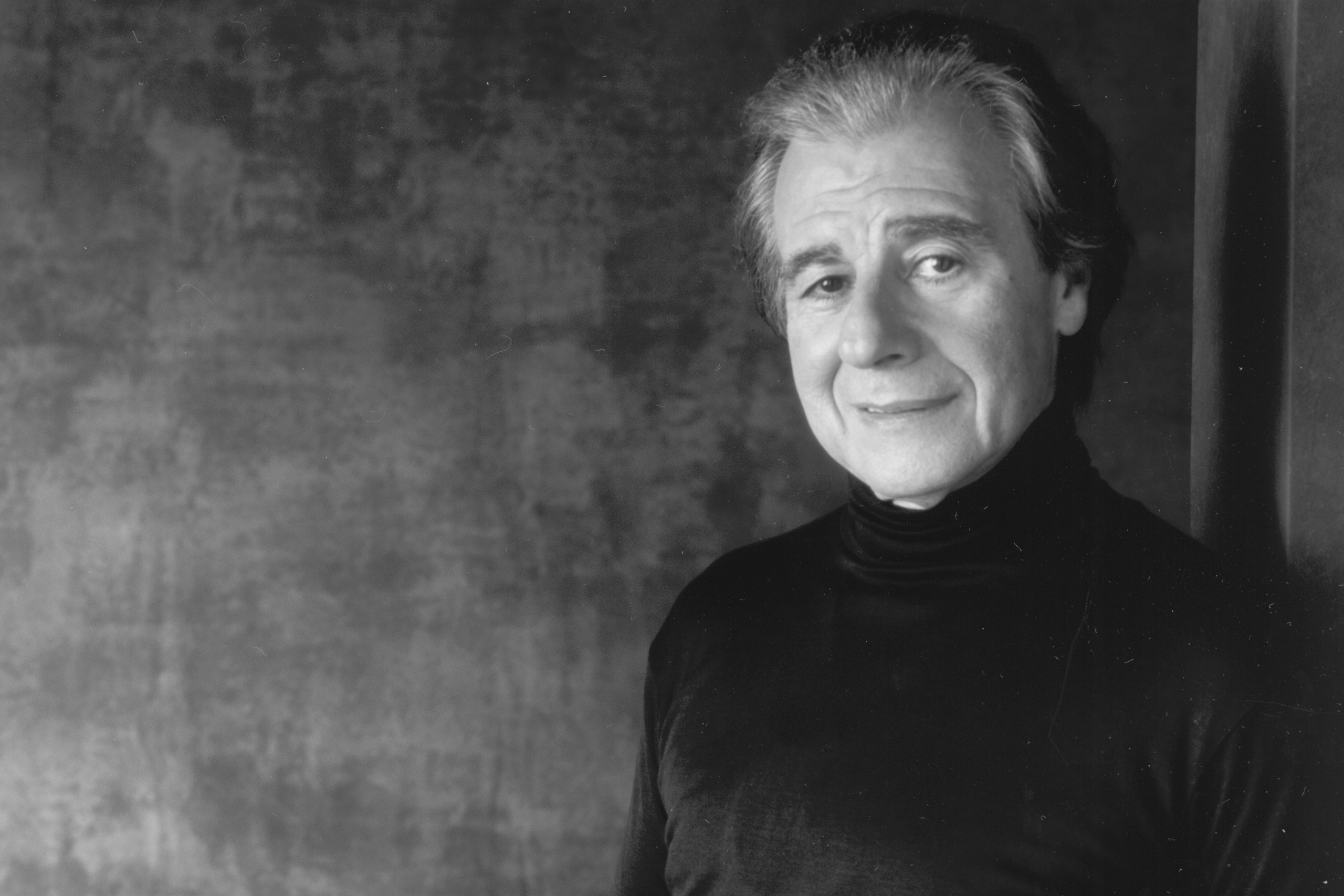 Schwarzweiß-Foto des Komponisten Lalo Schifrin