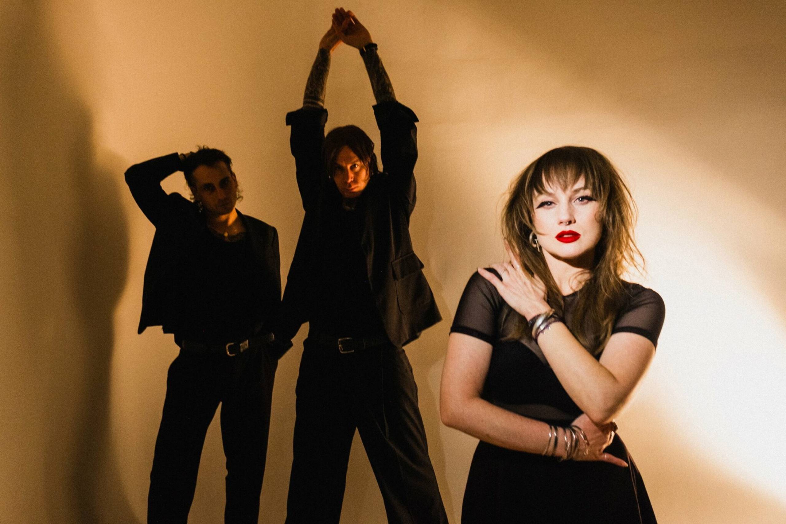 Pressebild von Nuovo Testamento, deren Song „Picture Perfect“ heute unser Track des Tages ist.