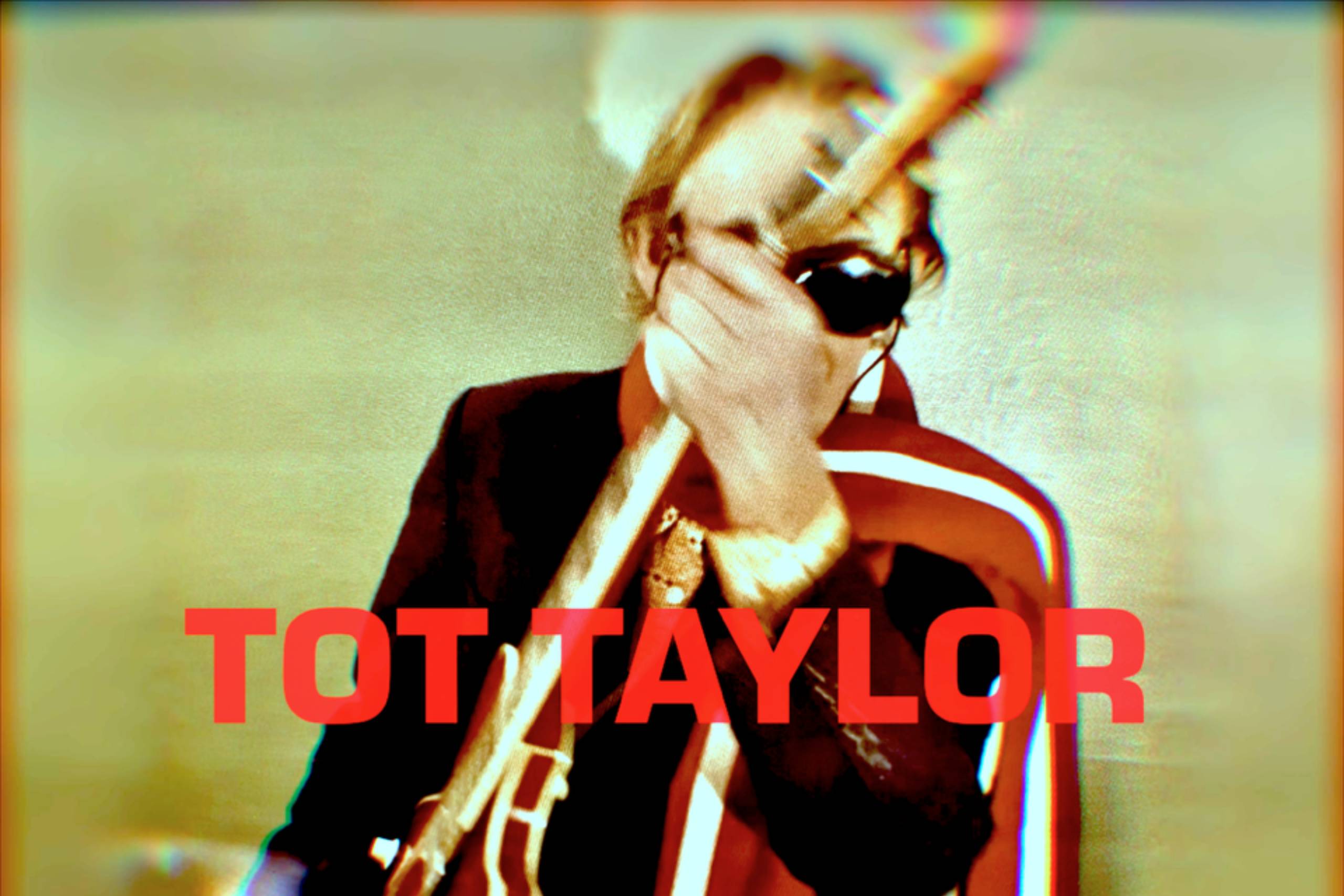 Pressebild von Tot Taylor, dessen Song „I’m Incredibly Down“ heute unser Track des Tages ist.