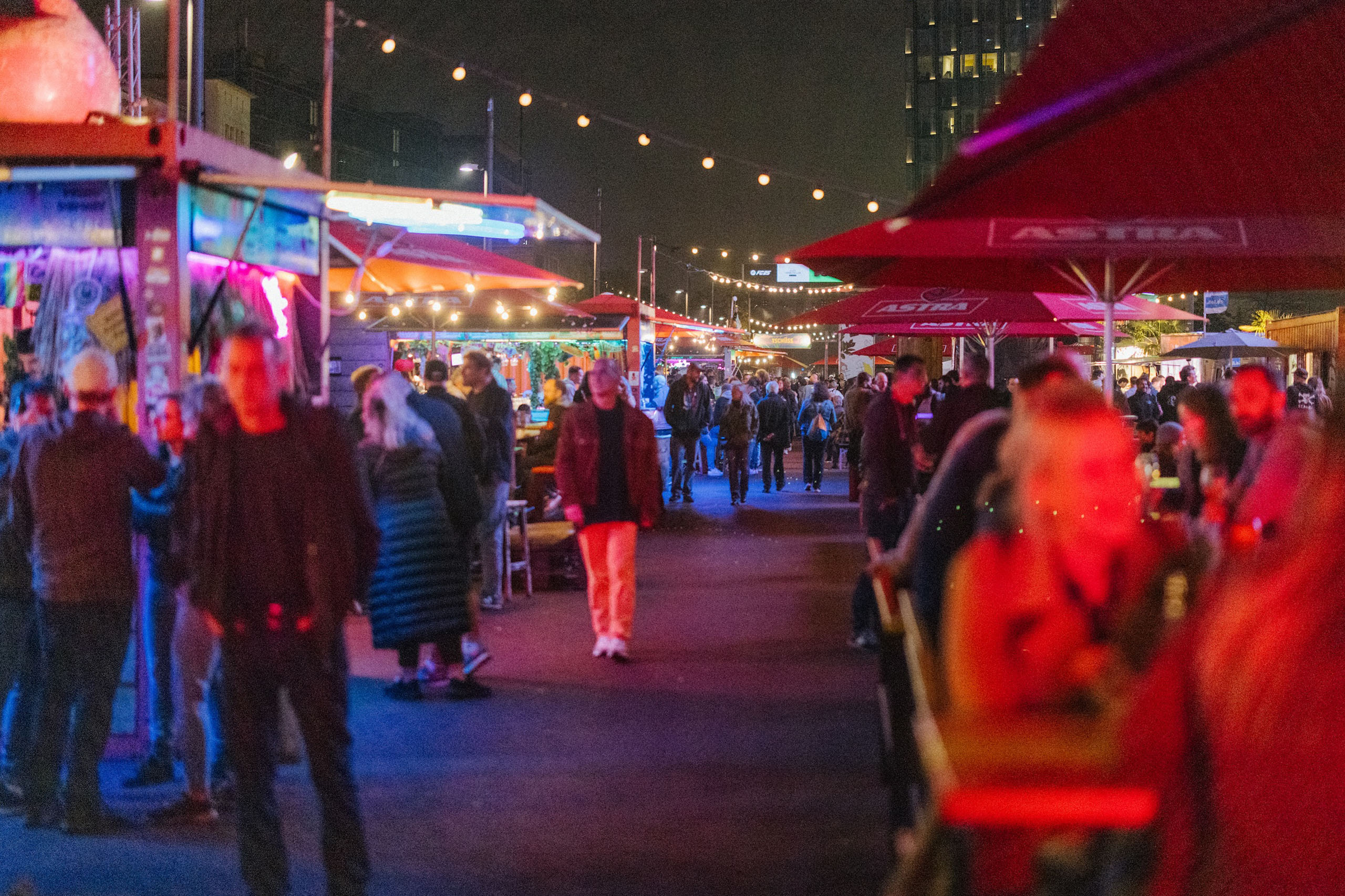 Der Spielbudenplatz in Hamburg während des Reeperbahn Festivals 2024