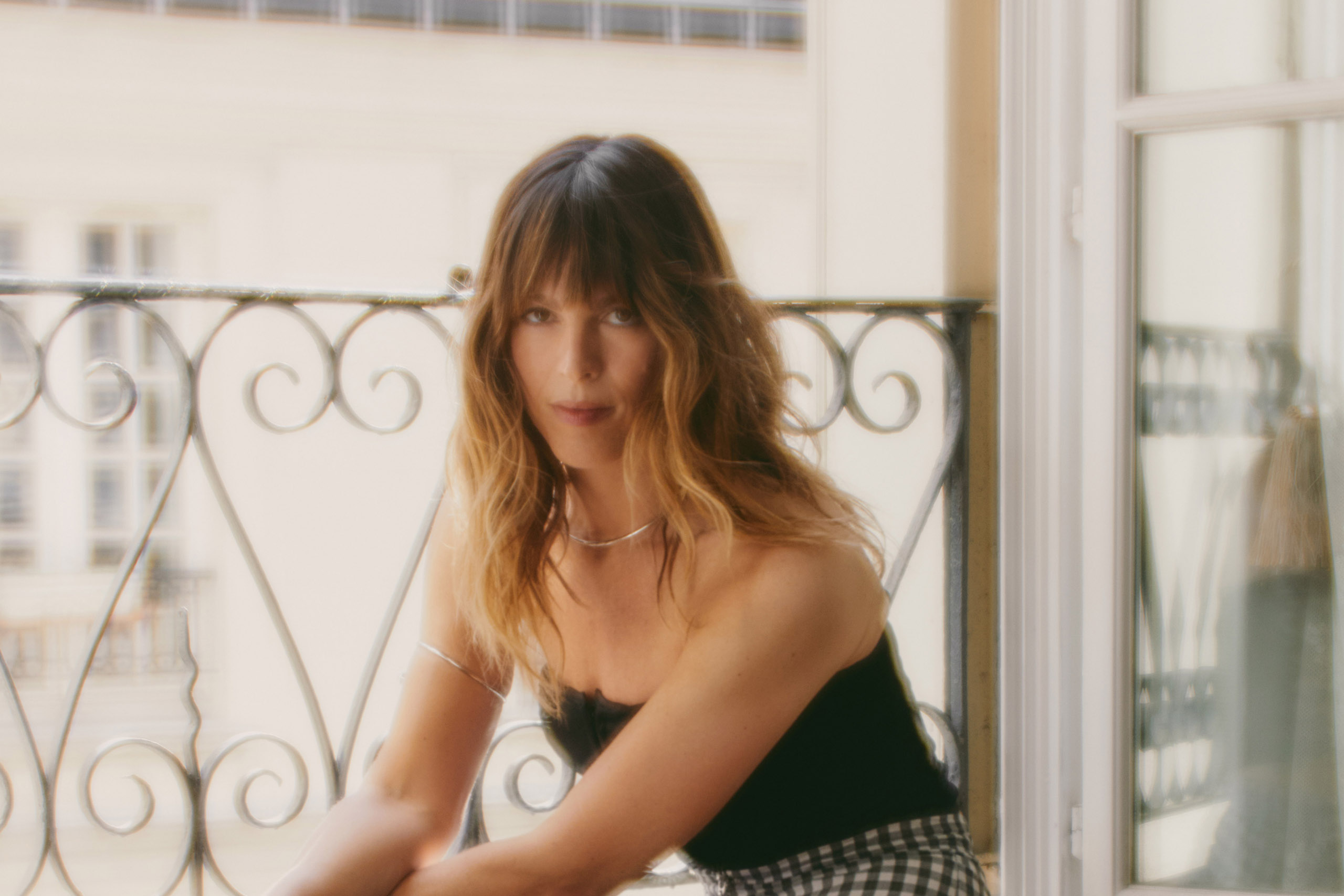 Pressefoto der französischen Musikerin Melody's Echo Chamber