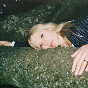Alice Costelloe – „Move On With The Year“ (Album der Woche)