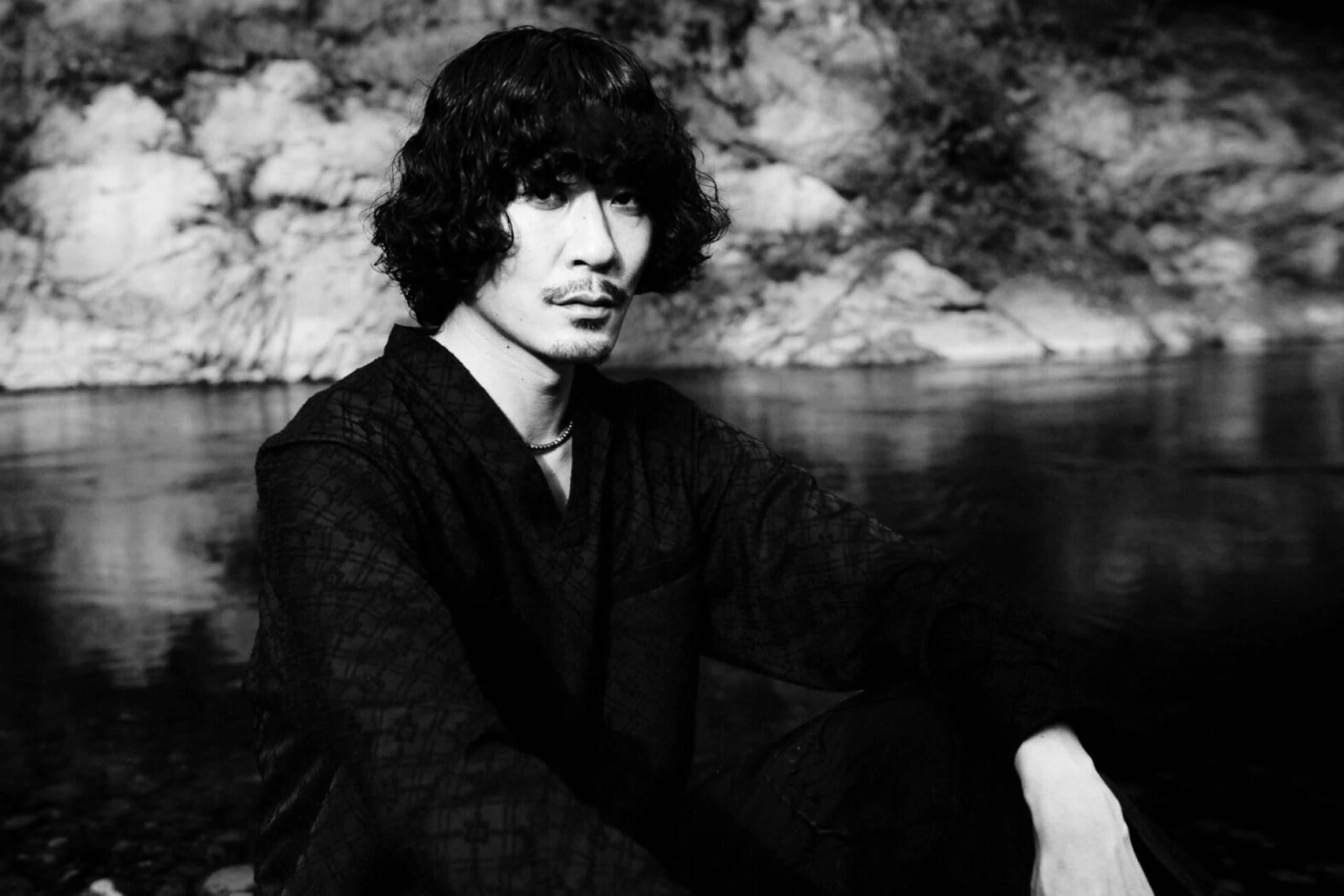 Pressebild von Meitei, dessen Song „Shin-Oiran“ heute unser Track des Tages ist.