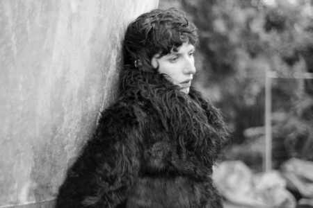 „Train On The Island“: Aldous Harding kündigt neues Album an