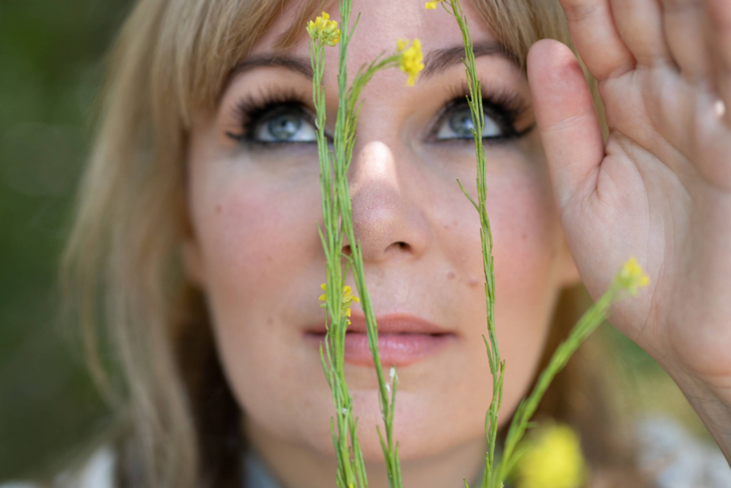 Pressebild von Isobel Campbell, deren Song „Ant Life“ unser Track des Tages zum 50. Geburtstag der schottischen Singer-Songwriterin ist.
