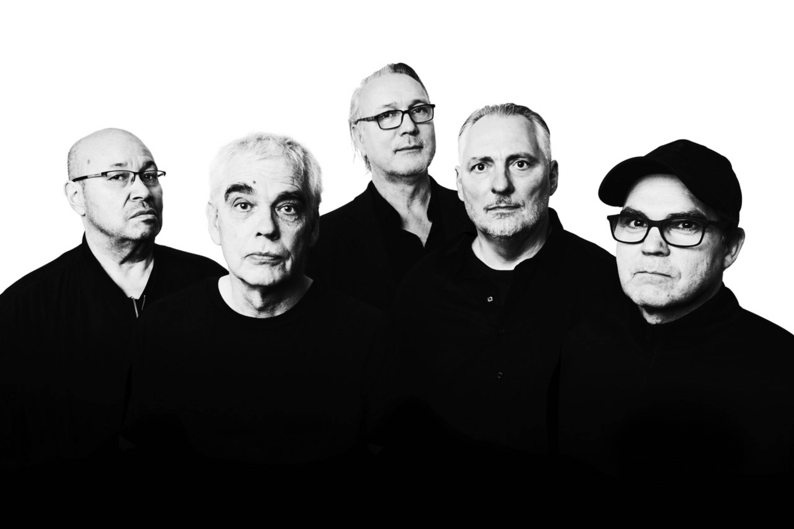 Pressebild von We Smile, deren Song „Libellensommer“ heute unser Track des Tages ist.