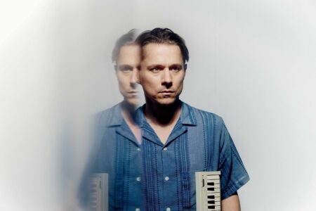 Kryptisch-melancholisch: „Mann am Telefon“ von Der Assistent