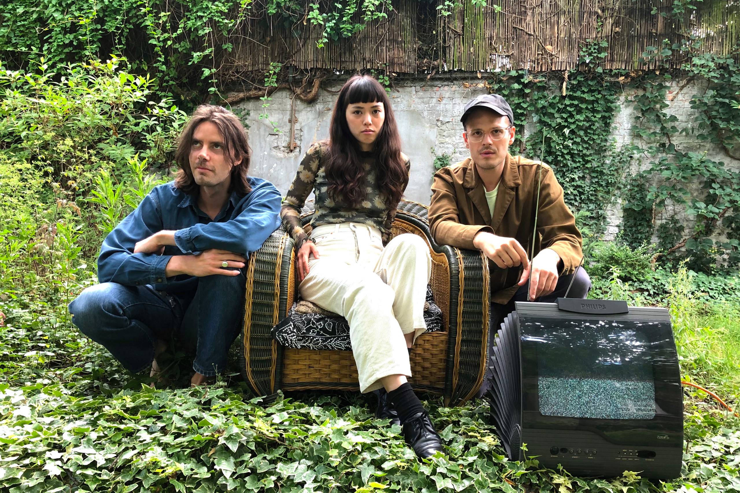 Pressebild von Maniac Maison, deren Song „New Museum“ heute unser Track des Tages ist.