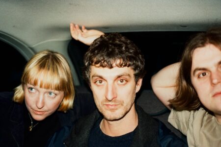 Schattiger Sommer-Song: „Lazy Daisy“ von Tara Clerkin Trio