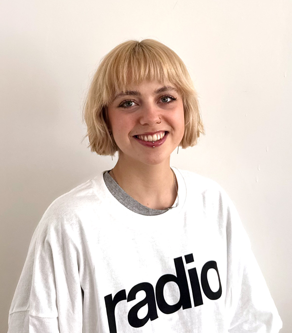 Isa Schlichter im Team von ByteFM